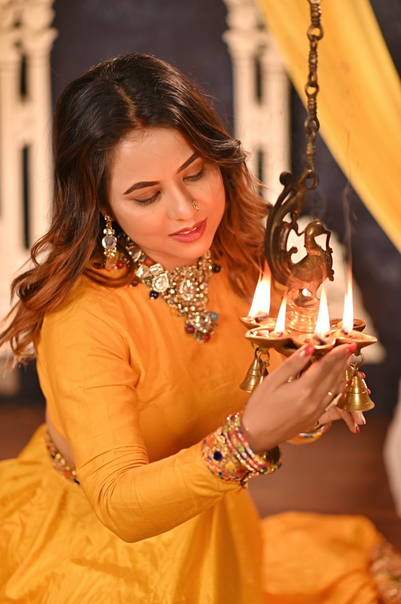 TINA NANDY ULLU Actor 🇮🇳 Part-3 #DnwIkn4b