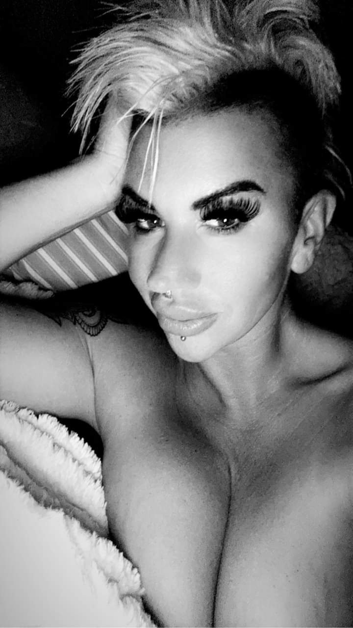 Random chicks 11 #JB2wQbEj