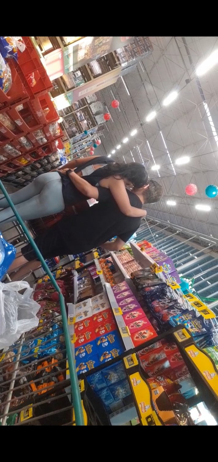Gostosa no mercado #kk6mFbjg