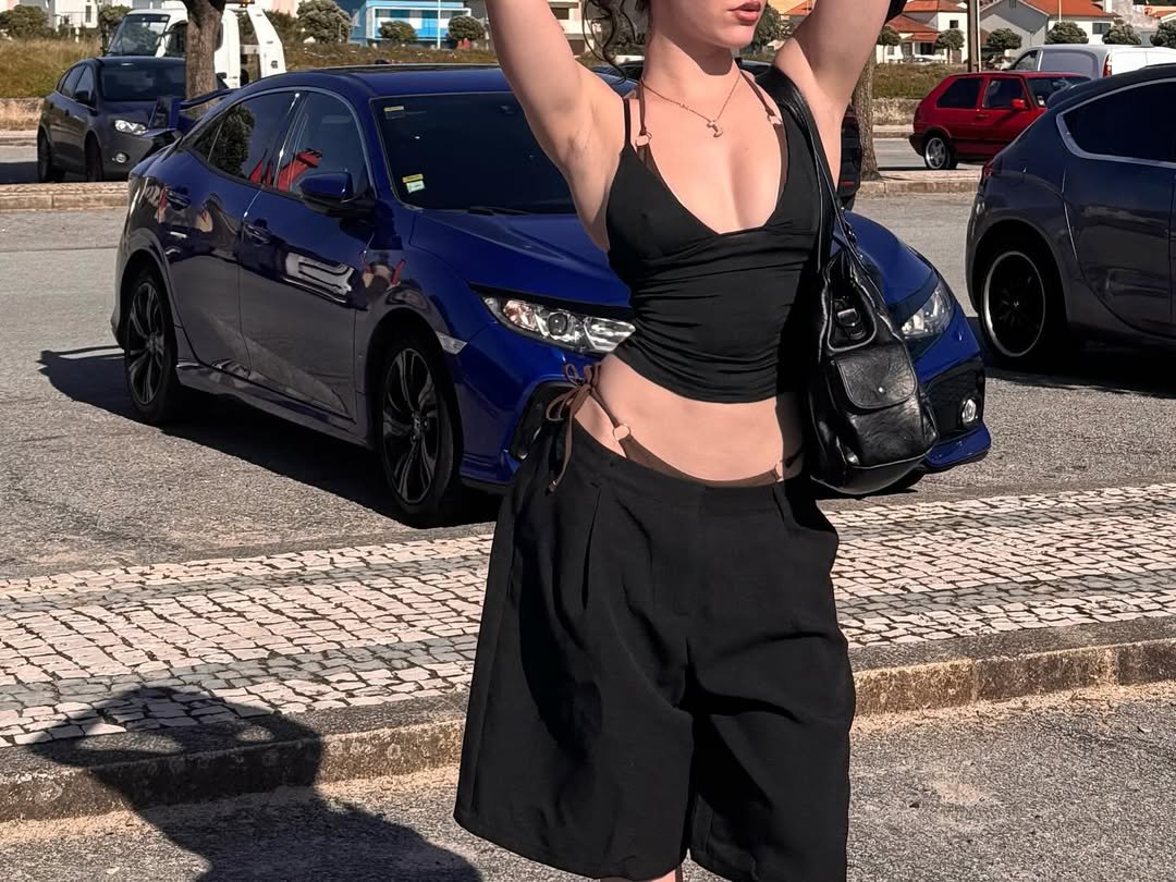 Novinha tuga gostosa demais #OiEeBLVG