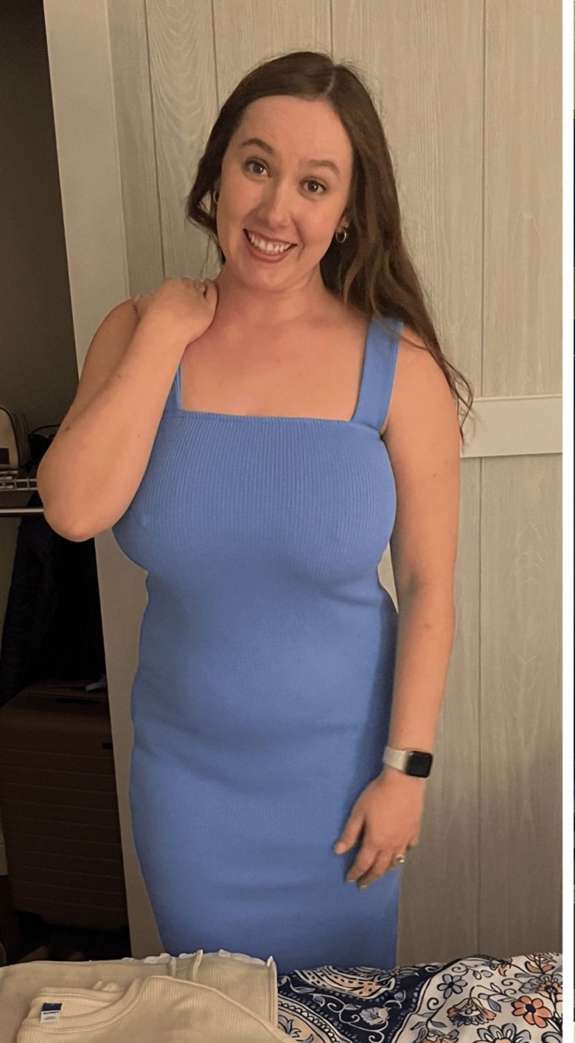 Amateur model posing #pBmfIVVY