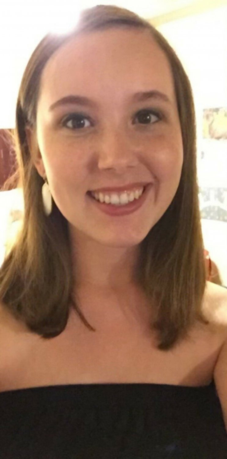 Amateur model posing #puz6AH0O